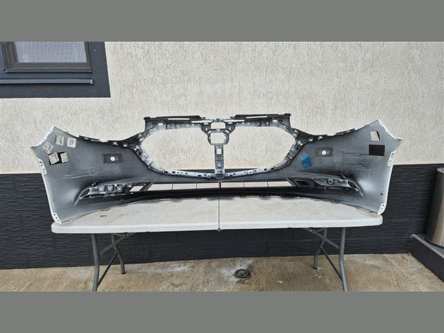 bontott MAZDA 3 Első Lökhárító (Részeivel)