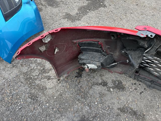 bontott MAZDA 3 Első Lökhárító (Részeivel)