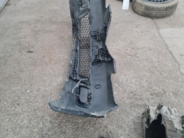 bontott MAZDA 3 Első Lökhárító (Részeivel)