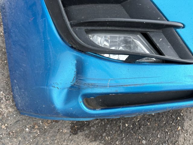 bontott MAZDA 3 Első Lökhárító (Részeivel)