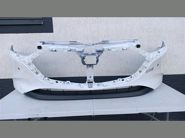 bontott MAZDA 3 Első Lökhárító (Részeivel)