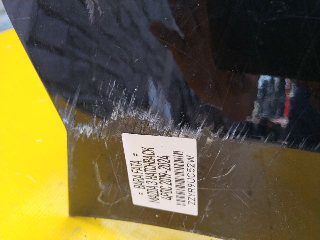 bontott MAZDA 3 Első Lökhárító (Üresen)