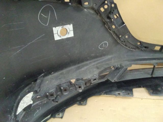 bontott MAZDA 3 Első Lökhárító (Üresen)