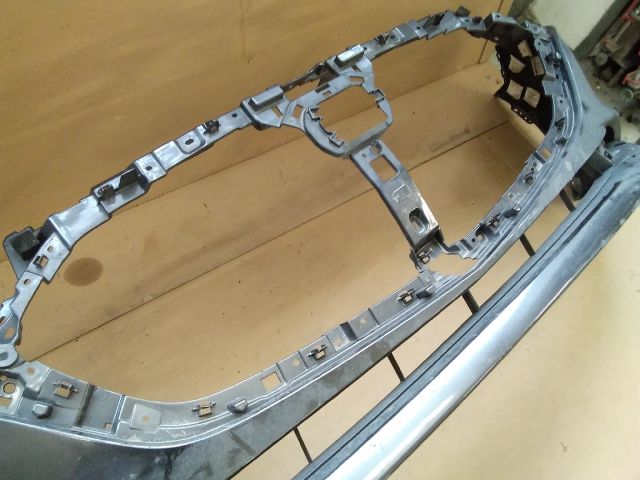 bontott MAZDA 3 Első Lökhárító (Üresen)