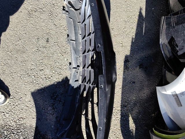 bontott MAZDA 3 Első Lökhárító (Üresen)