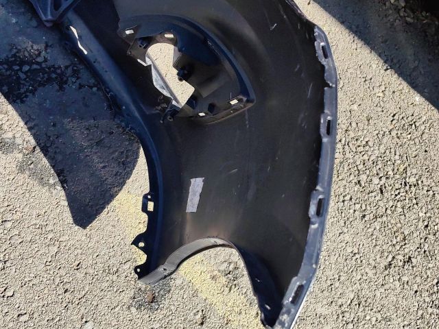 bontott MAZDA 3 Első Lökhárító (Üresen)