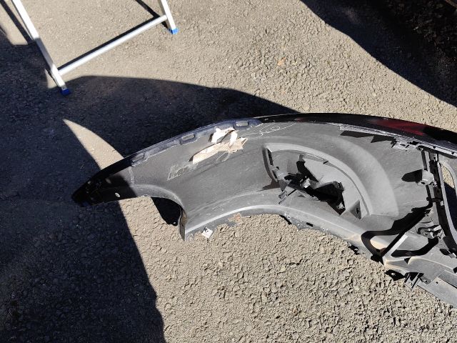 bontott MAZDA 3 Első Lökhárító (Üresen)