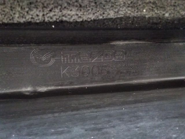 bontott MAZDA 3 Első Lökhárító (Üresen)