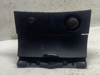 bontott MAZDA 3 Első Tároló Rekesz