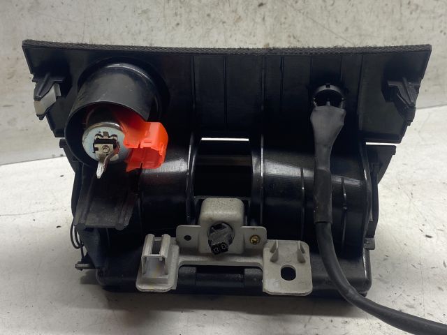 bontott MAZDA 3 Első Tároló Rekesz