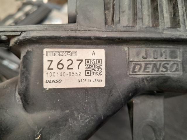 bontott MAZDA 3 Felső Hűtőburkolat