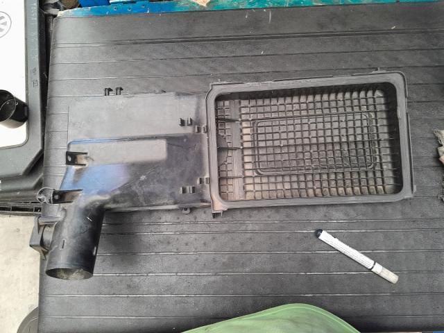 bontott MAZDA 3 Felső Hűtőburkolat