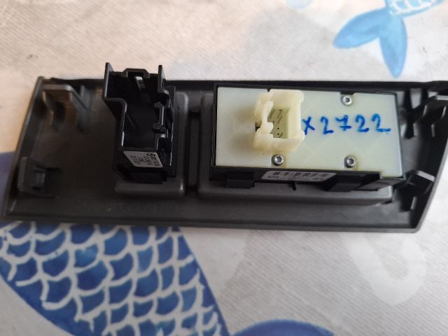 bontott MAZDA 3 Fényszórómagasság Állító Kapcsoló