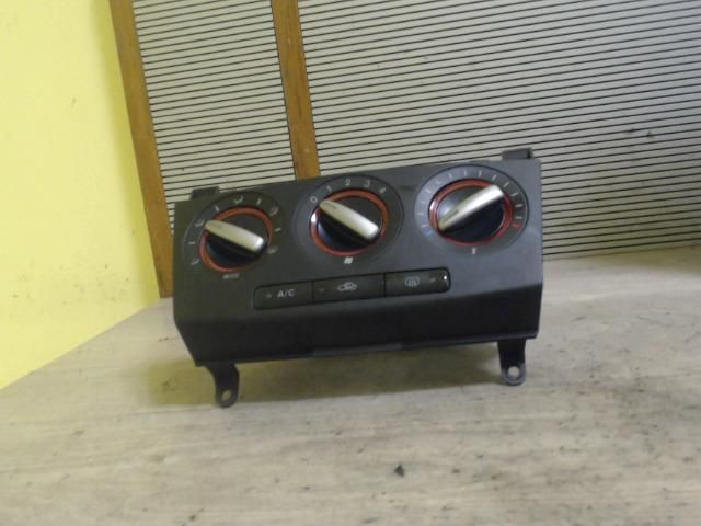 bontott MAZDA 3 Fűtéskapcsoló