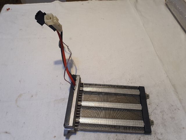 bontott MAZDA 3 Fűtőradiátor (Elektromos)
