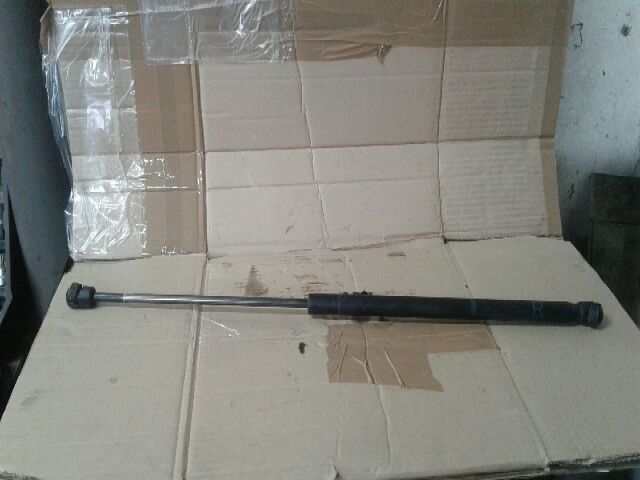 bontott MAZDA 3 Gázrugós Kitámasztó Teleszkóp Csomagtérajtó Jobb