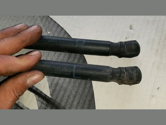 bontott MAZDA 3 Gázrugós Kitámasztó Teleszkóp Pár Csomagtérajtó