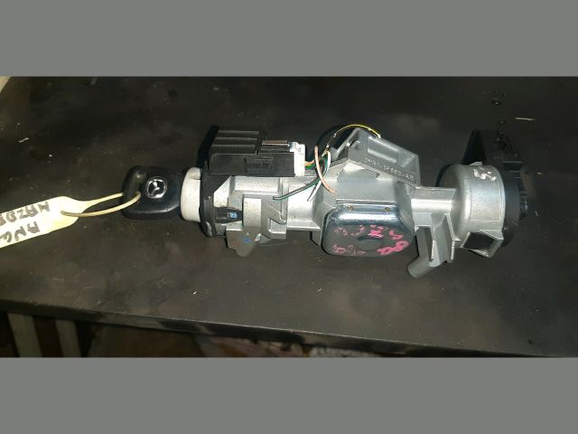 bontott MAZDA 3 Gyújtáskapcsoló