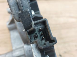 bontott MAZDA 3 Hátsó Ablaktörlő Motor