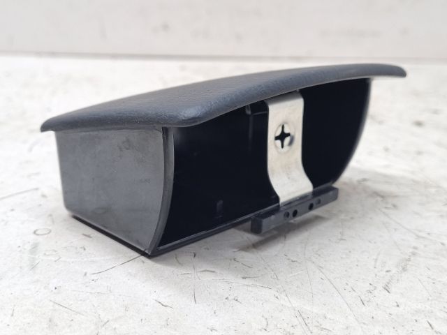 bontott MAZDA 3 Hátsó Hamutartó