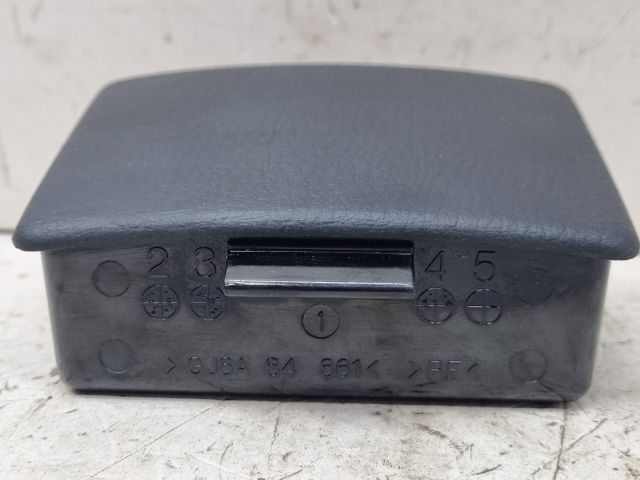 bontott MAZDA 3 Hátsó Hamutartó