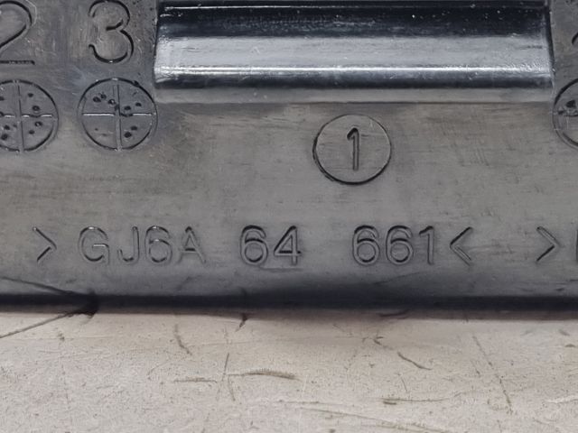 bontott MAZDA 3 Hátsó Hamutartó