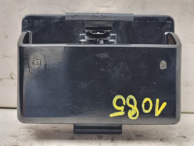 bontott MAZDA 3 Hátsó Hamutartó