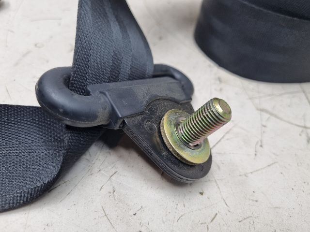 bontott MAZDA 3 Hátsó középső Biztonsági Öv