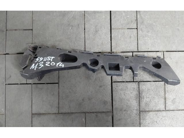 bontott MAZDA 3 Hátsó középső Lökhárító Tartó (Műanyag)