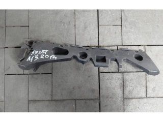 bontott MAZDA 3 Hátsó középső Lökhárító Tartó (Műanyag)