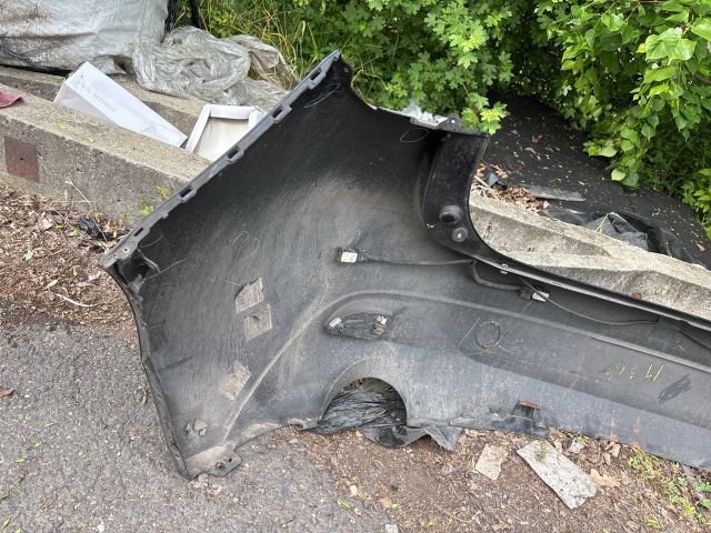 bontott MAZDA 3 Hátsó Lökhárító (Részeivel)