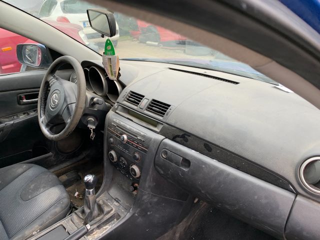 bontott MAZDA 3 Hátsó Lökhárító (Részeivel)