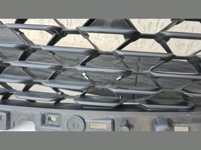 bontott MAZDA 3 Hűtőrács