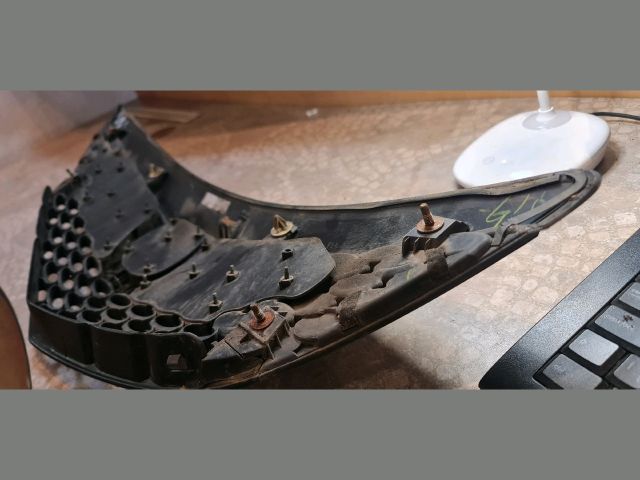 bontott MAZDA 3 Hűtőrács