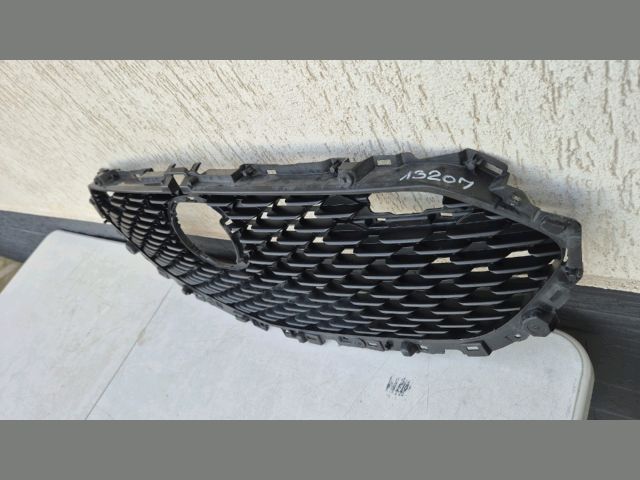 bontott MAZDA 3 Hűtőrács