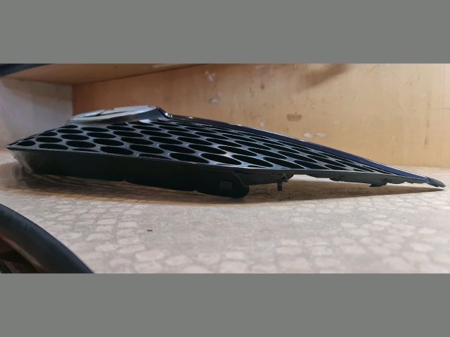 bontott MAZDA 3 Hűtőrács