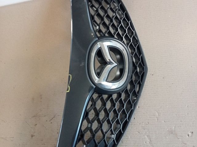 bontott MAZDA 3 Hűtőrács