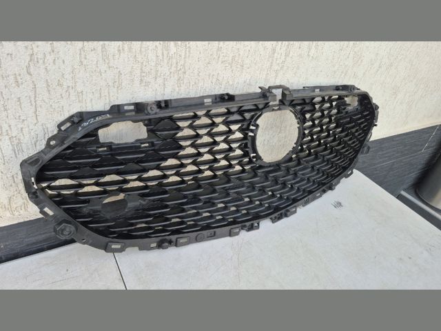 bontott MAZDA 3 Hűtőrács