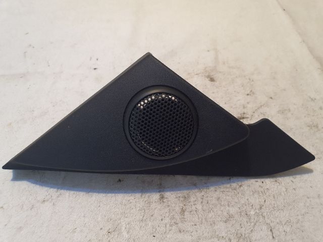 bontott MAZDA 3 Jobb A Oszlop Hangszóró Burkolat