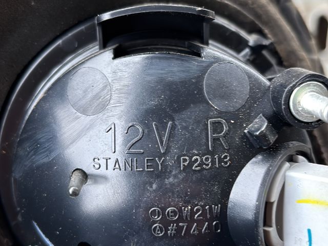 bontott MAZDA 3 Jobb Belső Hátsó Lámpa