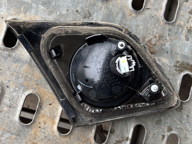 bontott MAZDA 3 Jobb Belső Hátsó Lámpa