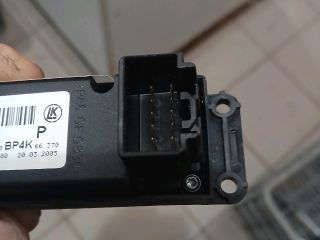 bontott MAZDA 3 Jobb első Ablakemelő Kapcsoló