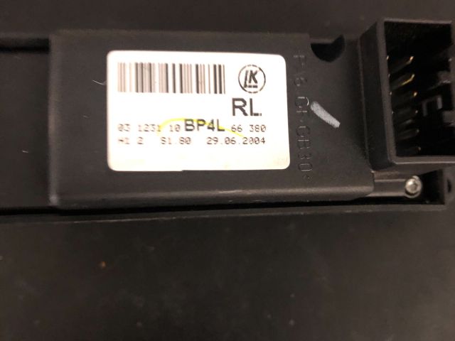 bontott MAZDA 3 Jobb első Ablakemelő Kapcsoló