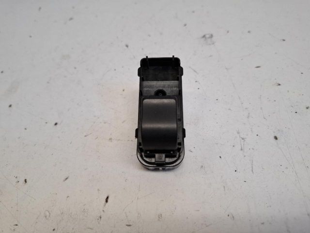 bontott MAZDA 3 Jobb első Ablakemelő Kapcsoló