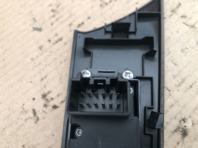 bontott MAZDA 3 Jobb első Ablakemelő Kapcsoló