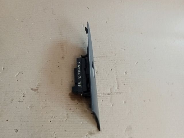 bontott MAZDA 3 Jobb első Ablakemelő Kapcsoló