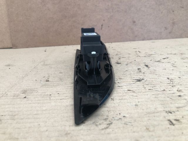 bontott MAZDA 3 Jobb első Ablakemelő Kapcsoló