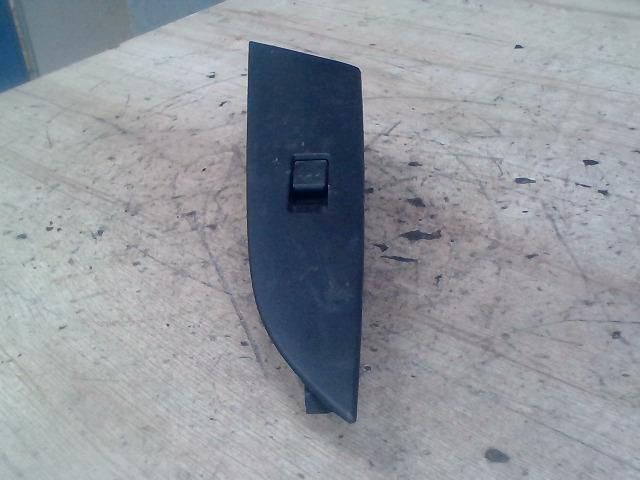 bontott MAZDA 3 Jobb első Ablakemelő Kapcsoló