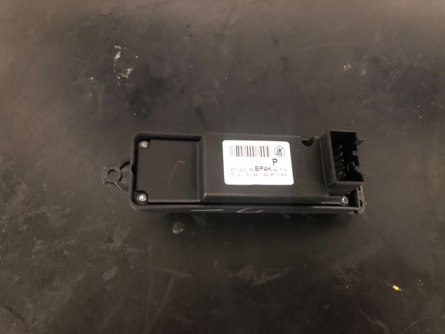 bontott MAZDA 3 Jobb első Ablakemelő Kapcsoló