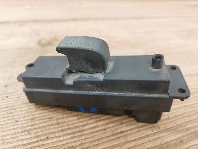 bontott MAZDA 3 Jobb első Ablakemelő Kapcsoló